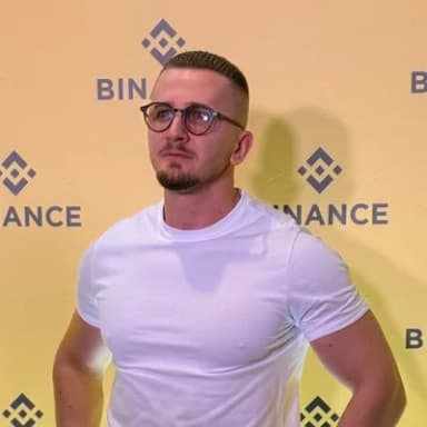 Portrait of SEO specialist Adel Fejzić